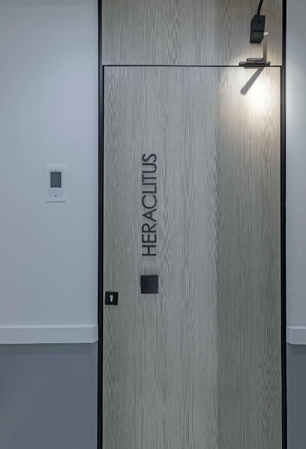 Philosofia Athens Suites Buitenkant foto